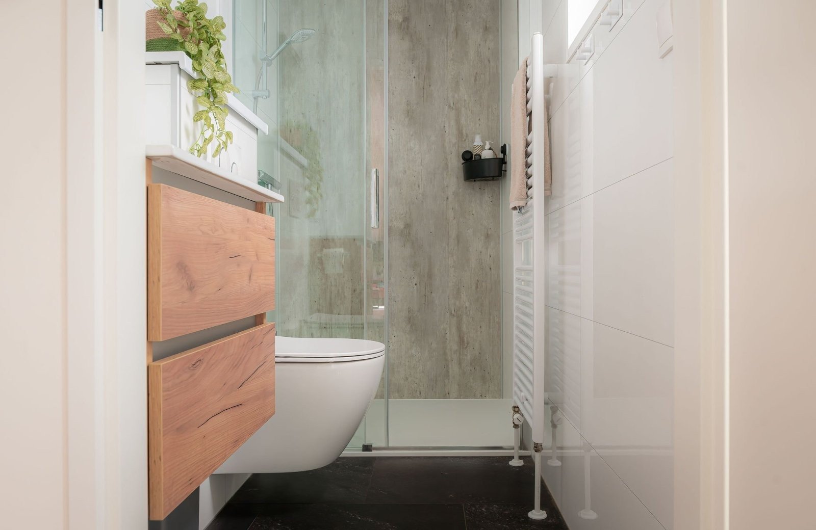 Moderne badkamer van Lodge De Groene Specht
